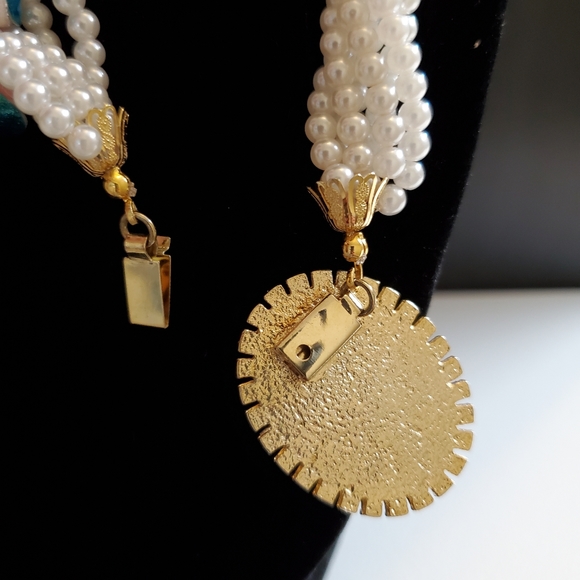 Vintage Pearl Chocker Necklace - Picture 6 of 6